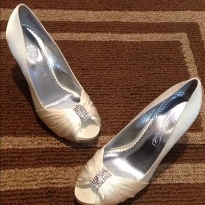 Michaelangelo's Diana Ivory Heels